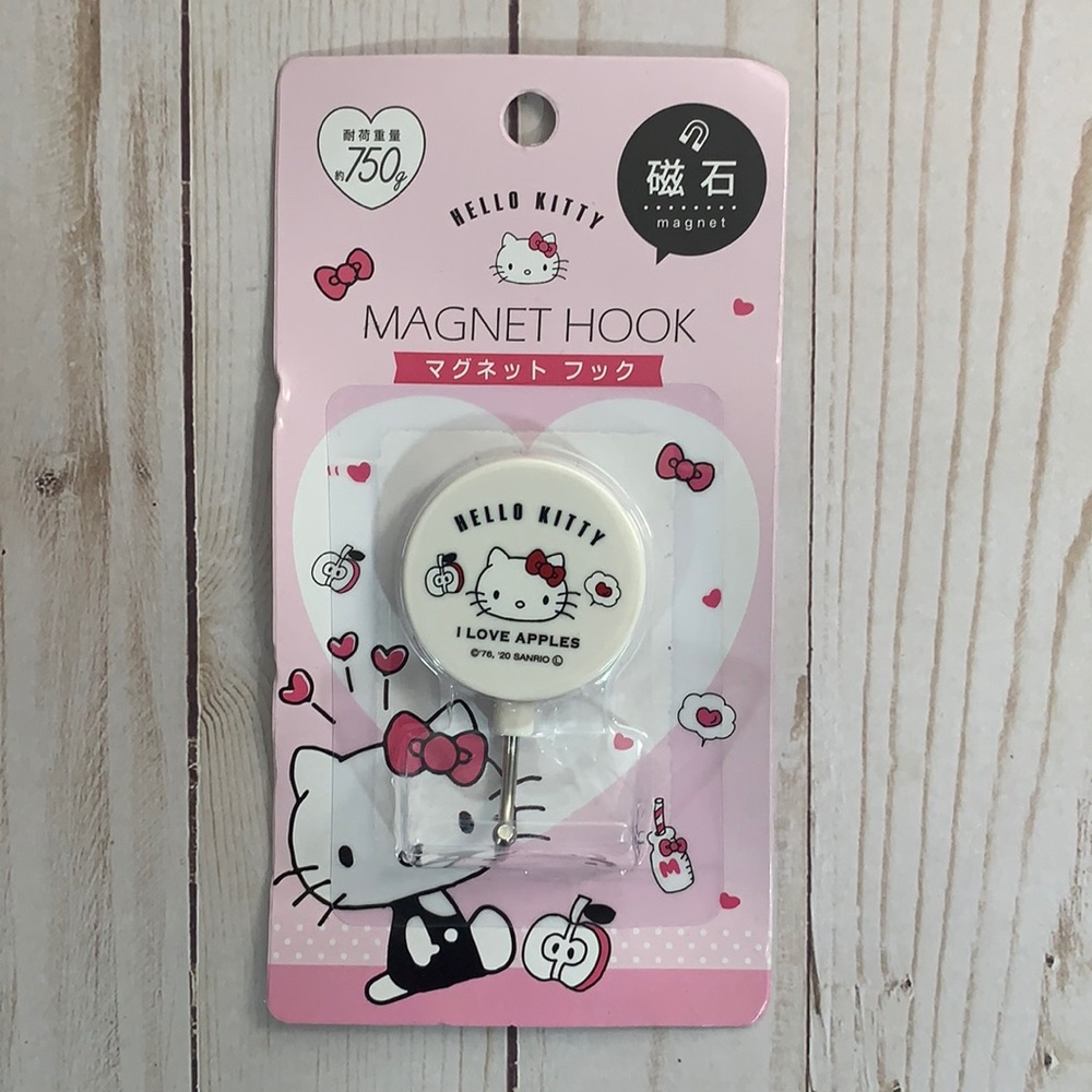 4/$25 NWT Sanrio Hello Kitty Magnet Hook